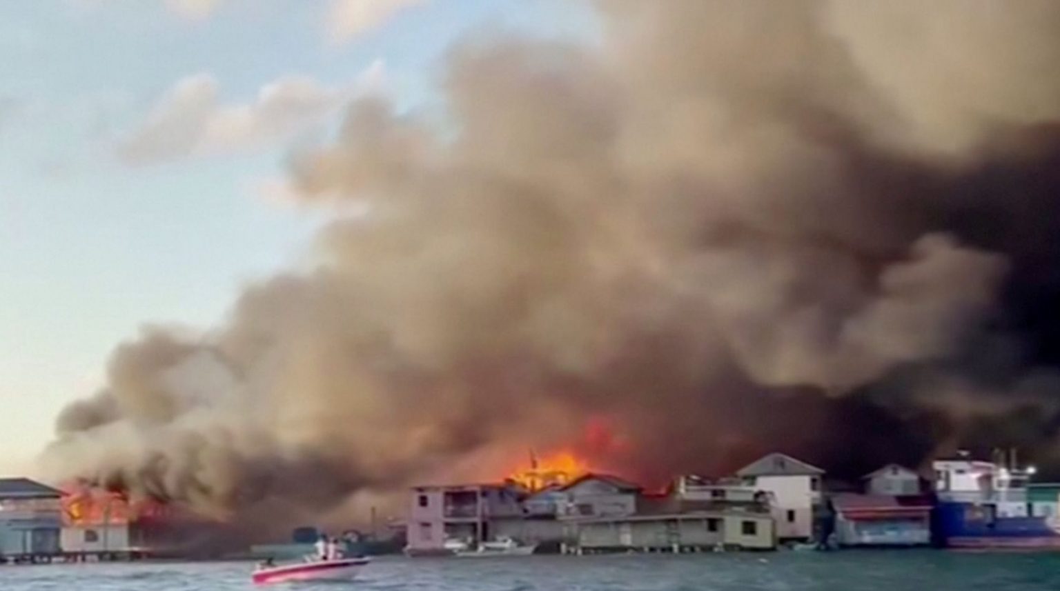 Fire breaks out in Guanaja, a Bay Island of Honduras
